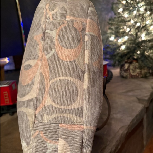 Soho Coach Gray and Cream soho bag - Picture 6 of 13